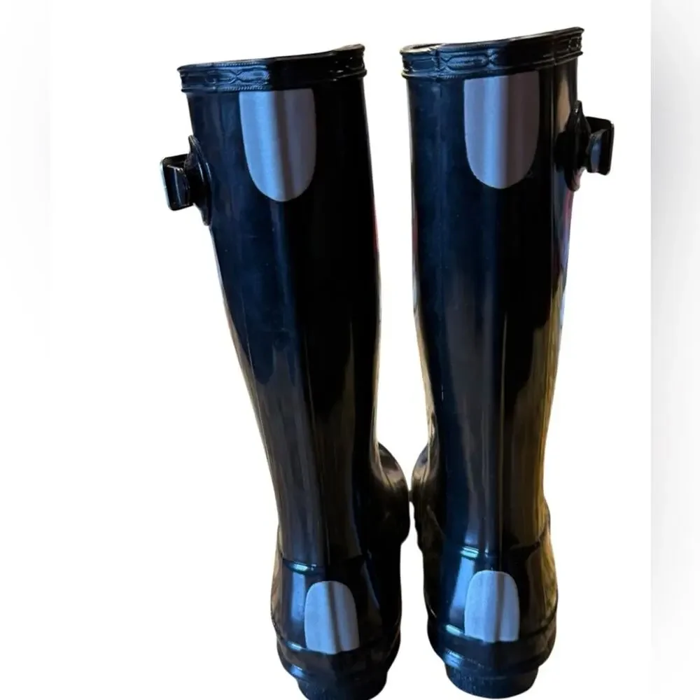 Hunter Glossy Black Waterproof Boots in a Girls Size 4